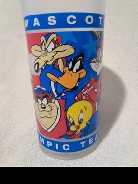 Vintage Looney tunes USA Olympic Official mascots cup